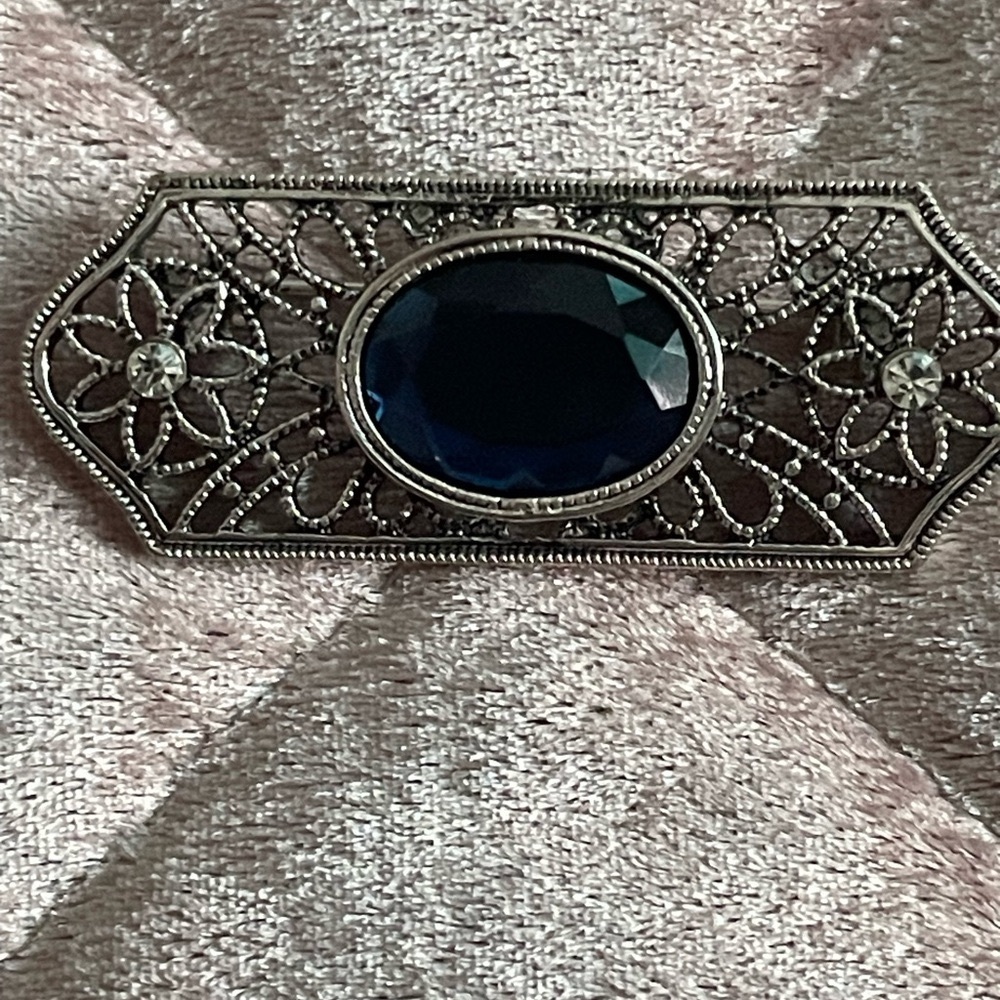 Brooch - Picture 2 of 4